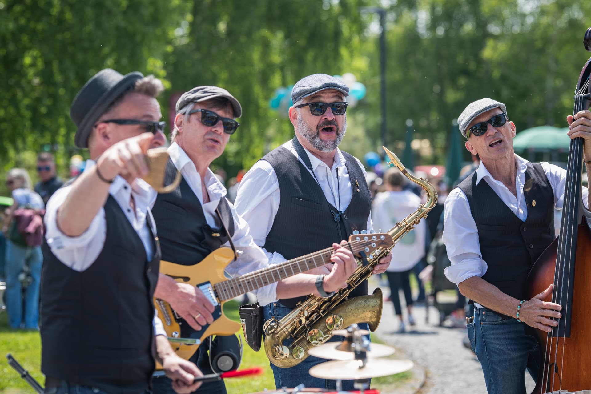 The Swingbugs spielen live mitten unter ihren Gästen